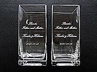 �uThanks Father and Mother�A�V�Y�ƐV�w�̖��O�A�������̓��t�v�𑤖ʂɒ��������A���e�֑��悷�钼���̂̑傫�ȃK���X�ԕr