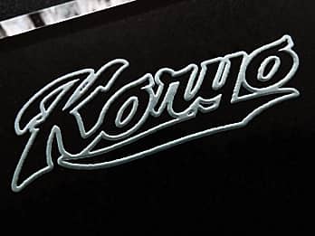 �K���X���ɒ��������싅�`�[���̃��S�}�[�N�̃N���[�Y�A�b�v�摜