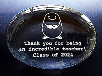 �w�Z�̃}�X�R�b�g�L�����N�^�[�𒤍������A���Ɛ����牶�t�֑���K���X���y�[�p�[�E�F�C�g