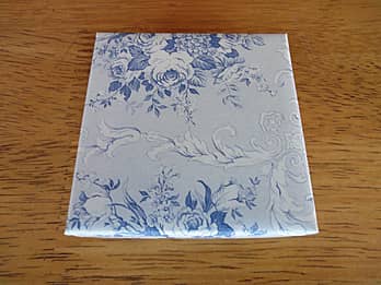 ���ƋL�O�i�p�̖�����y�[�p�[�E�F�C�g�̃��b�s���O��̉摜