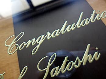 �S�[���h�ɒ��F���H���������j���p�̊|�����v�̑O�ʃK���X�ɒ����������j�����b�Z�[�W�̊g��摜