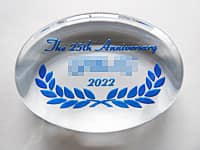 �uThe 25th Anniversary�A��Ж��A���t�v�𒤍������A���N�j���p�̃K���X���y�[�p�[�E�F�C�g