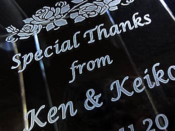 �V�Y�V�w���痼�e�֑��悷��K���X�ԕr�̑��ʂɒ��������A���ӂ����߂����b�Z�[�W�A�V�Y�ƐV�w�̖��O�̊g��摜