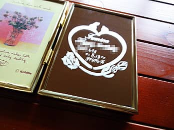 �I���W�i���f�U�C���𒤍������A�o�����^�C���f�[�̃v���[���g�p�̎ʐ^����