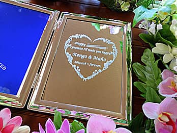 �uHappy white day�A�J�b�v���̖��O�v�𒤍������A�z���C�g�f�[�̃v���[���g�p�̃s�N�`���[�t���[��