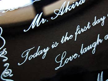 ��N�ސE�j���p�̃K���X���ʐ^���Ăɒ��������u�ސE������̖��O�ƁA�͂Ȃނ��̌��t�v���A�V���o�[�ɒ��F���H�����������̃N���[�Y�A�b�v�摜