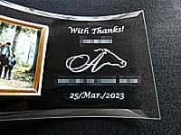 �uWith Thanks�A�ސE������̖��O�A���S�}�[�N�A�ސE���̓��t�v�𒤍������A��N�ސE�̃v���[���g�p�̃K���X���ʐ^����