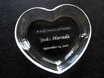 ���A��܎Җ��A�J�Ó��̓��t�𒤍������A�ܕi�p�̃K���X����������