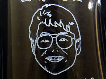 �ސE������̎���G�𑤖ʂɒ��������A��N�ސE�j���p�̃t�����[�x�[�X