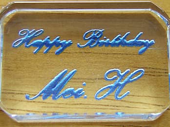 �K���X���ɒ��������������u���[�ɒ��F�����X�g���b�v�̉摜