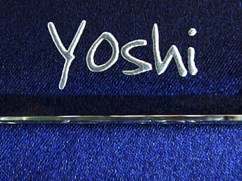 �L�[�z���_�[�̃K���X�����ɒ����������O�̃N���[�Y�A�b�v�摜