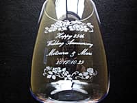 �uHappy 25th wedding anniversary�A���e�̖��O�A���t�v�𒤍������A���e�̋⍥���j���p�̃t�����[�x�[�X