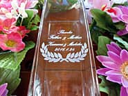 �uThanks Father & Mother�A�V�Y�ƐV�w�̖��O�v�𑤖ʂɒ��������A���e�ւ̑��蕨�p�̃t�����[�x�[�X