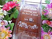 �uWishing you the best of luck�A�X���v�𑤖ʂɒ��������A�ސE�v���[���g�p�̃t�����[�x�[�X