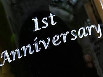 �����L�O���j���p�̃V�����p���̃{�g�����ʂɒ��������A�����N���̃N���[�Y�A�b�v�摜